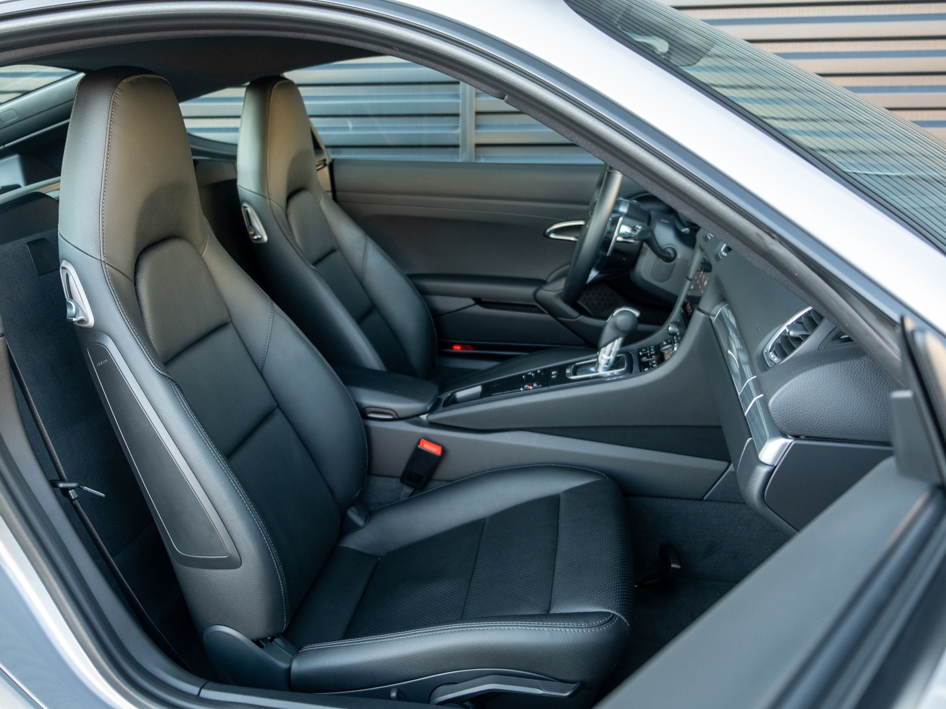 2018 Porsche 718 Cayman Base