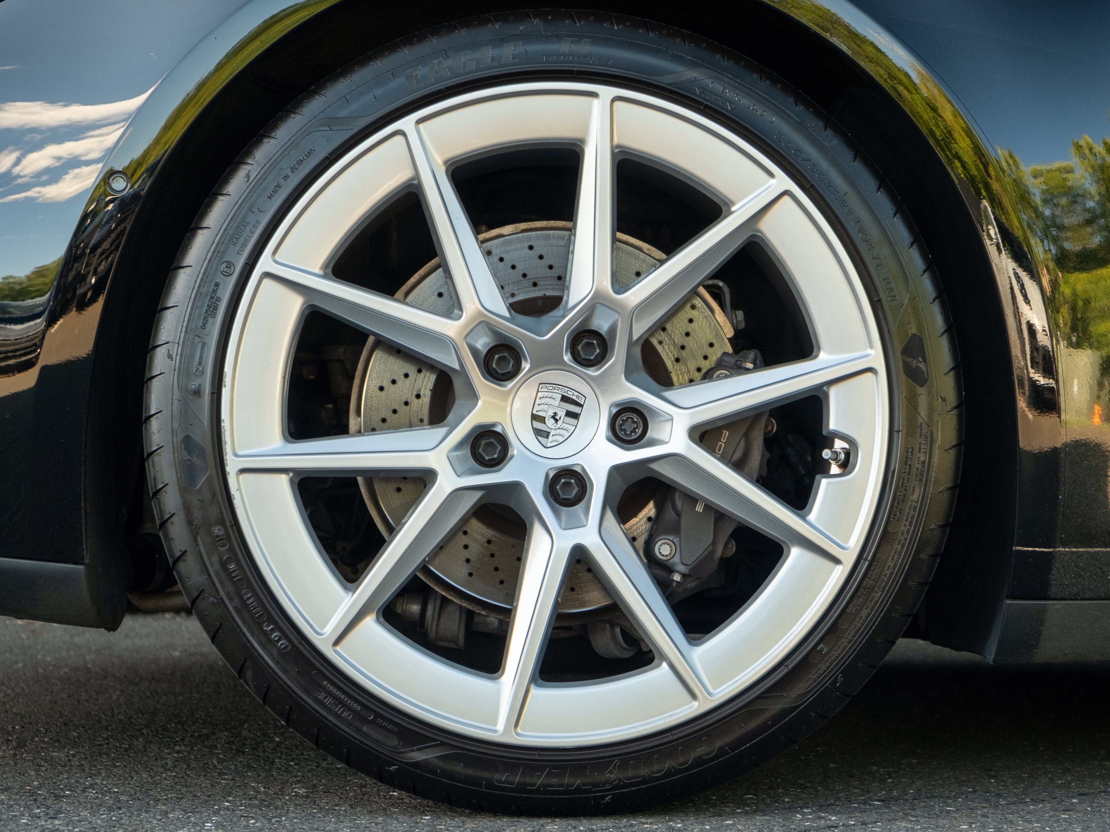 2025 Porsche 911 Carrera
