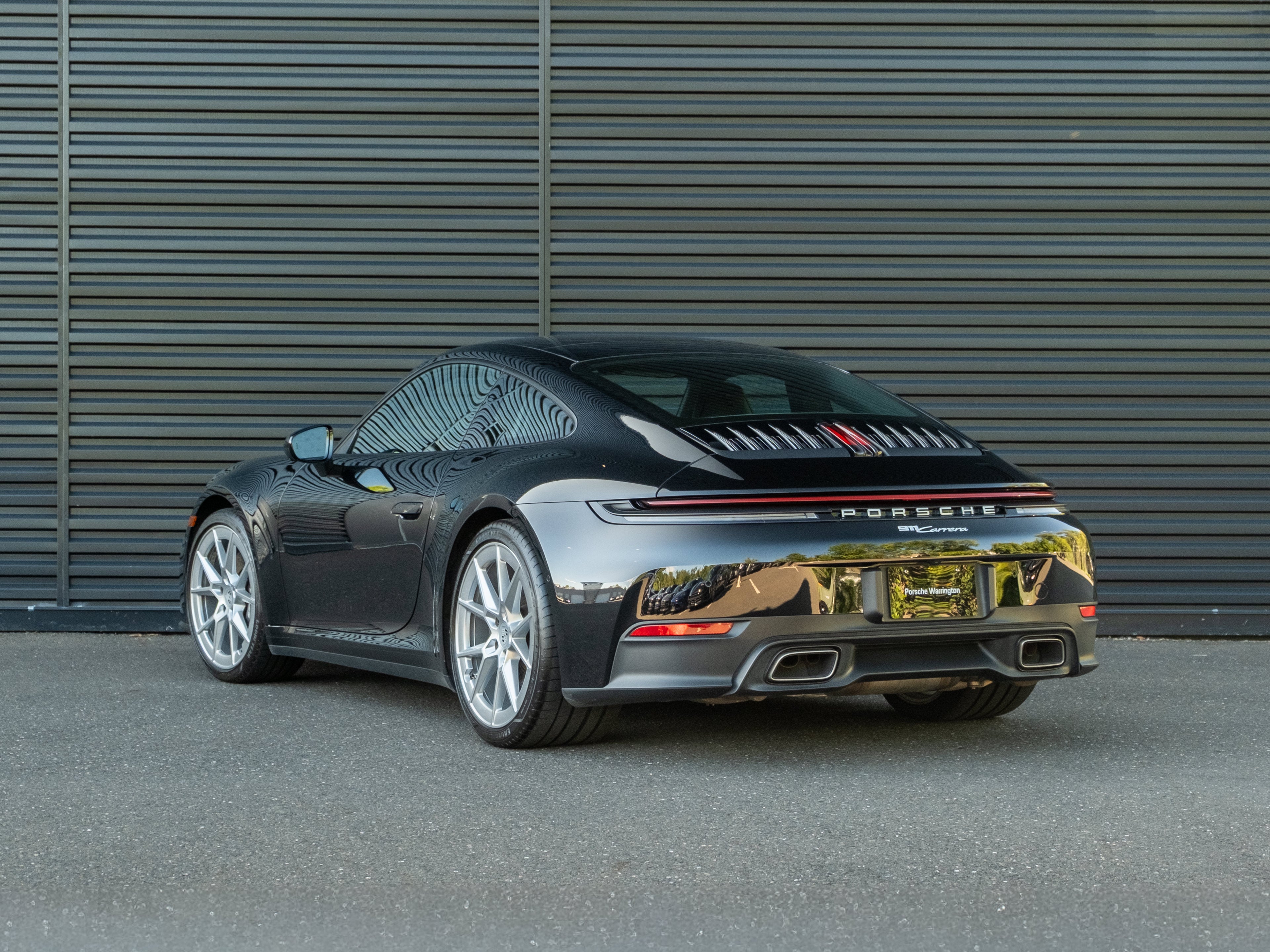 2025 Porsche 911 Carrera