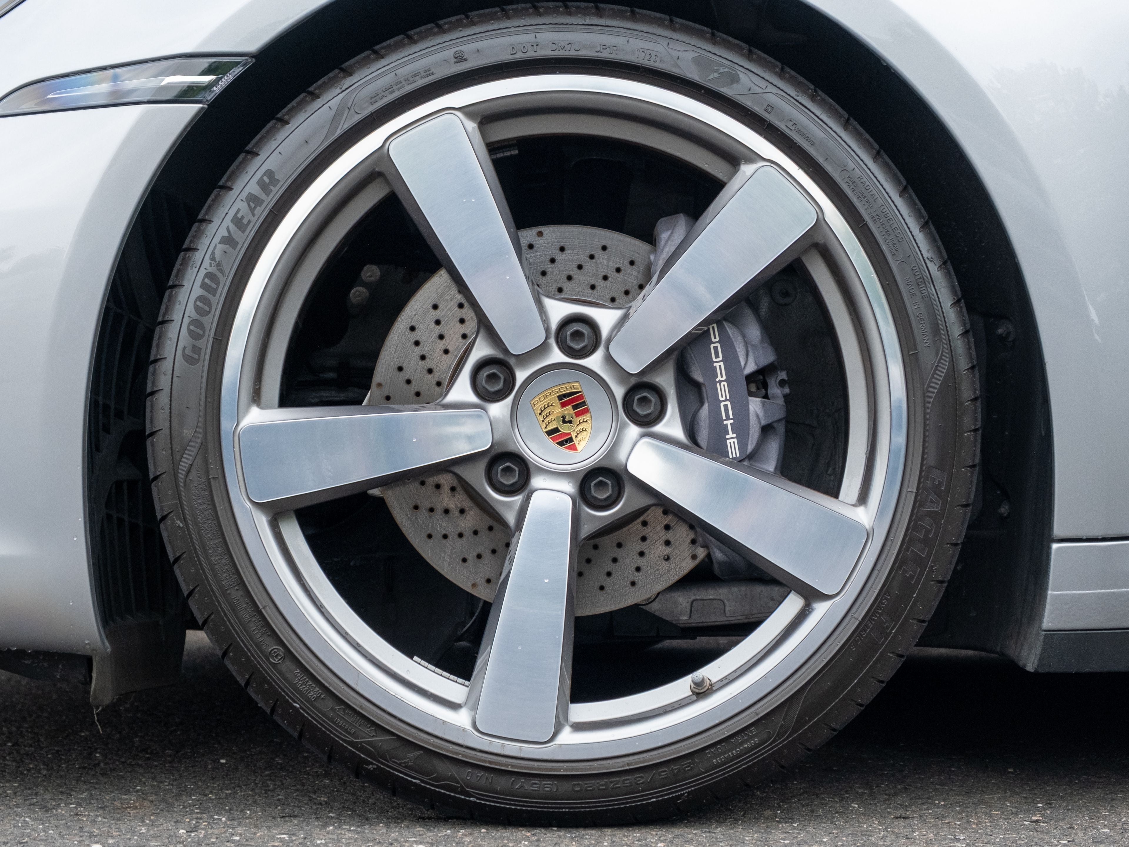 2023 Porsche 911 Carrera