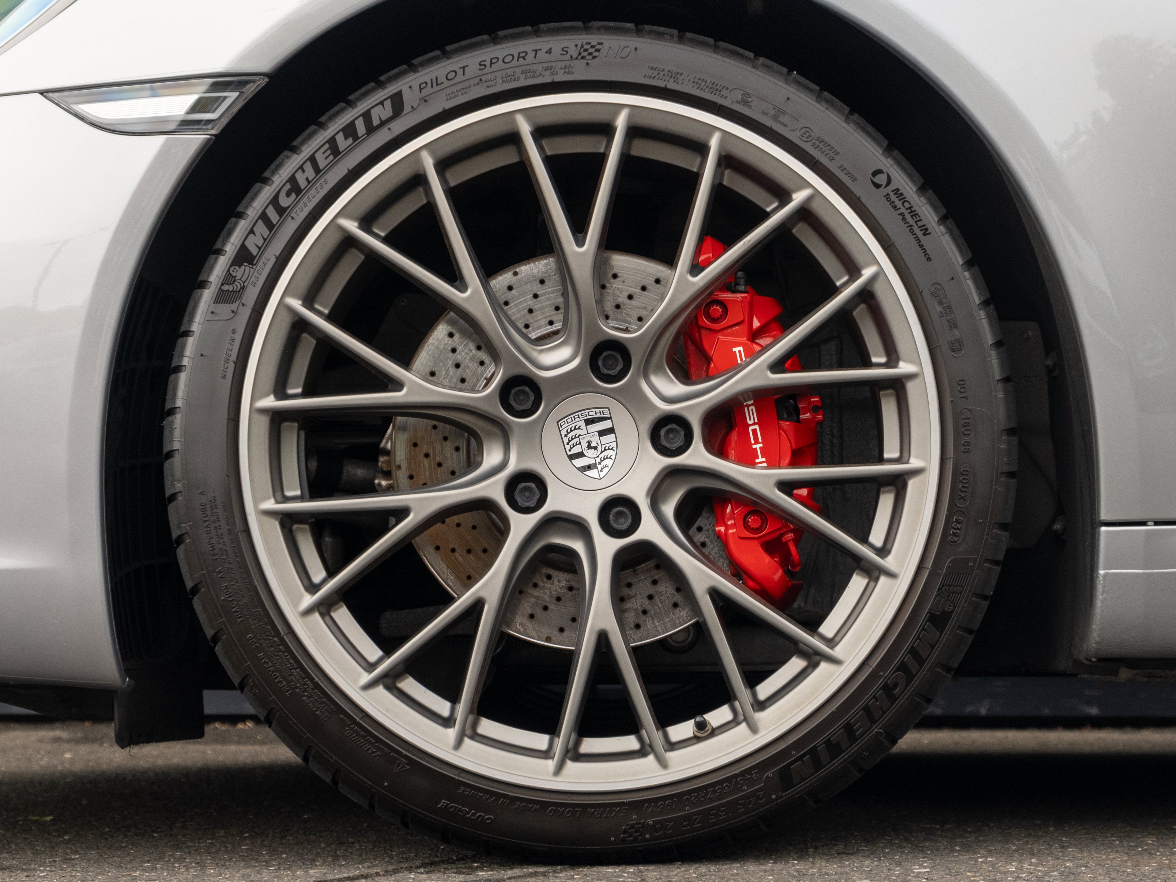 2019 Porsche 911 Carrera