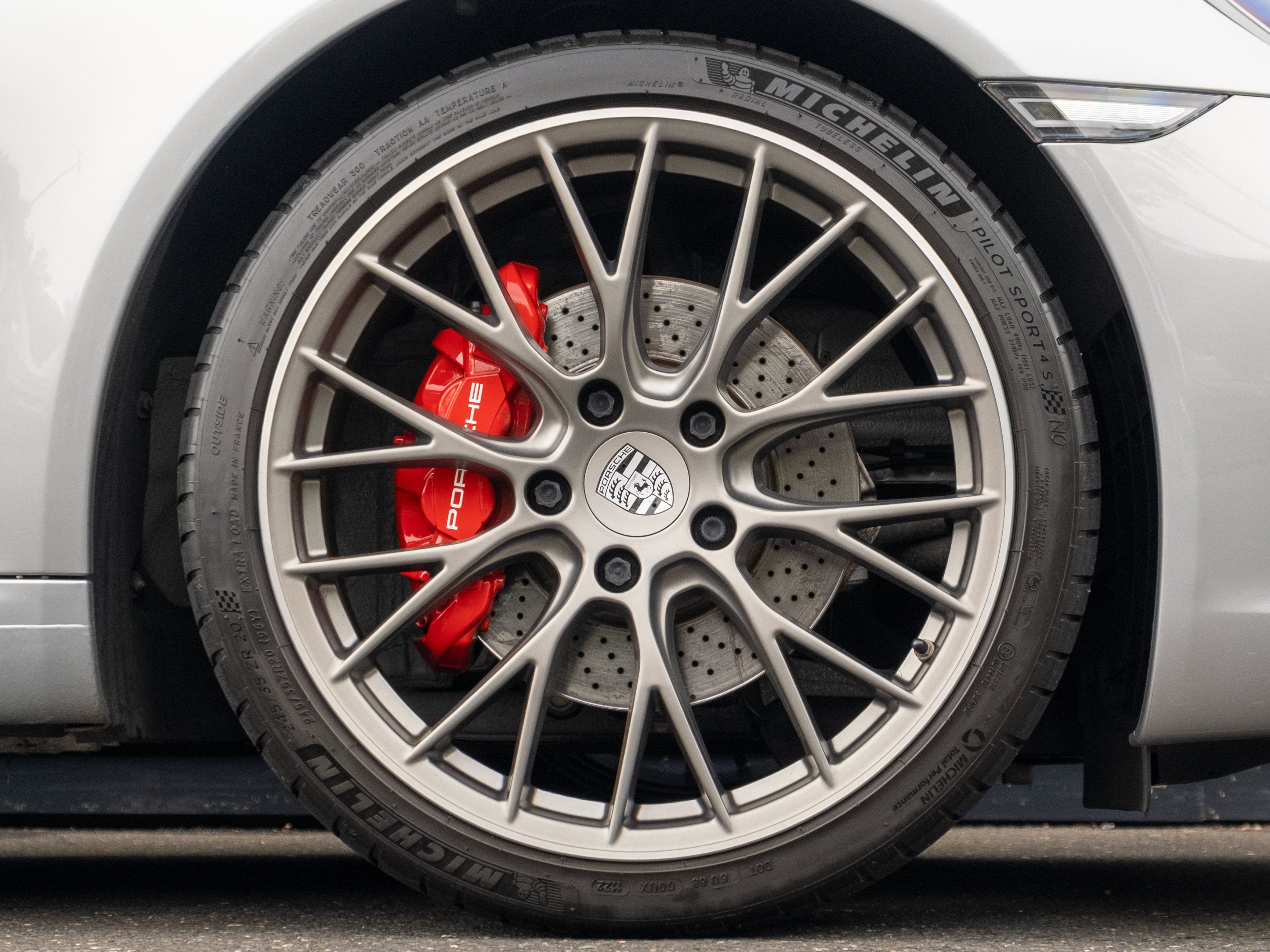 2019 Porsche 911 Carrera