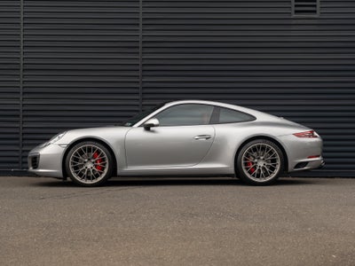 2019 Porsche 911 Carrera