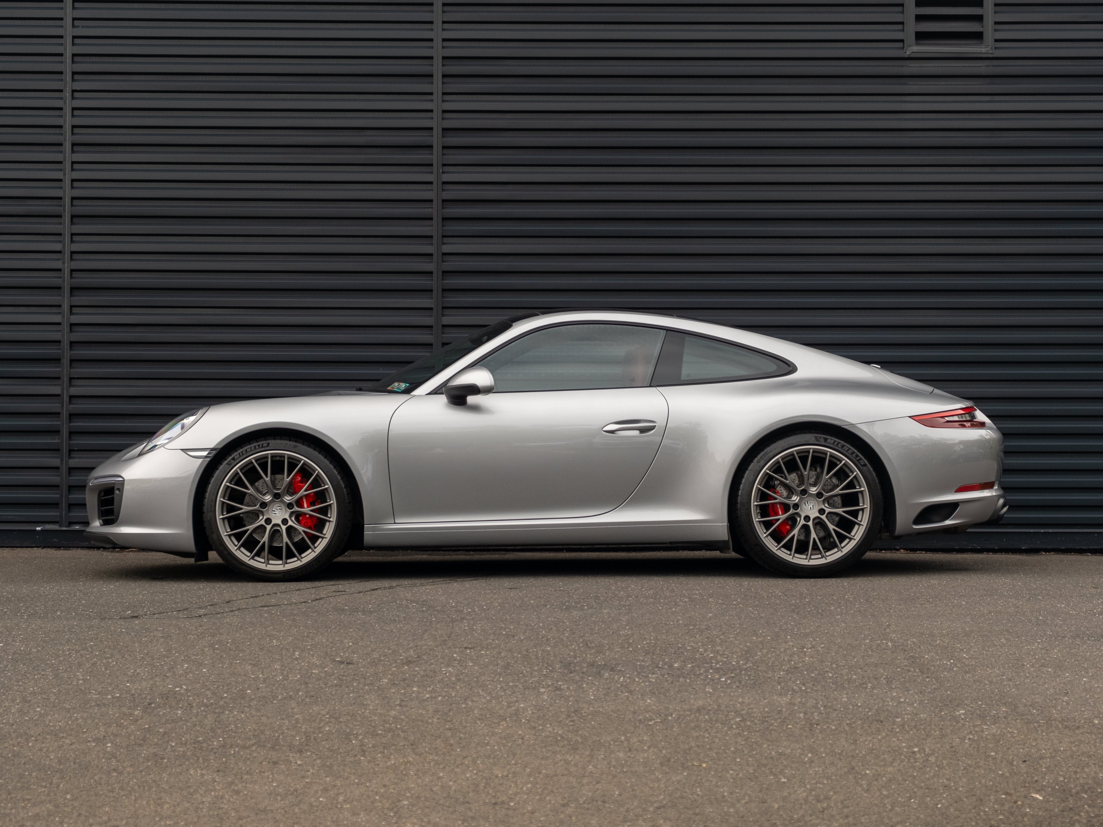 2019 Porsche 911 Carrera