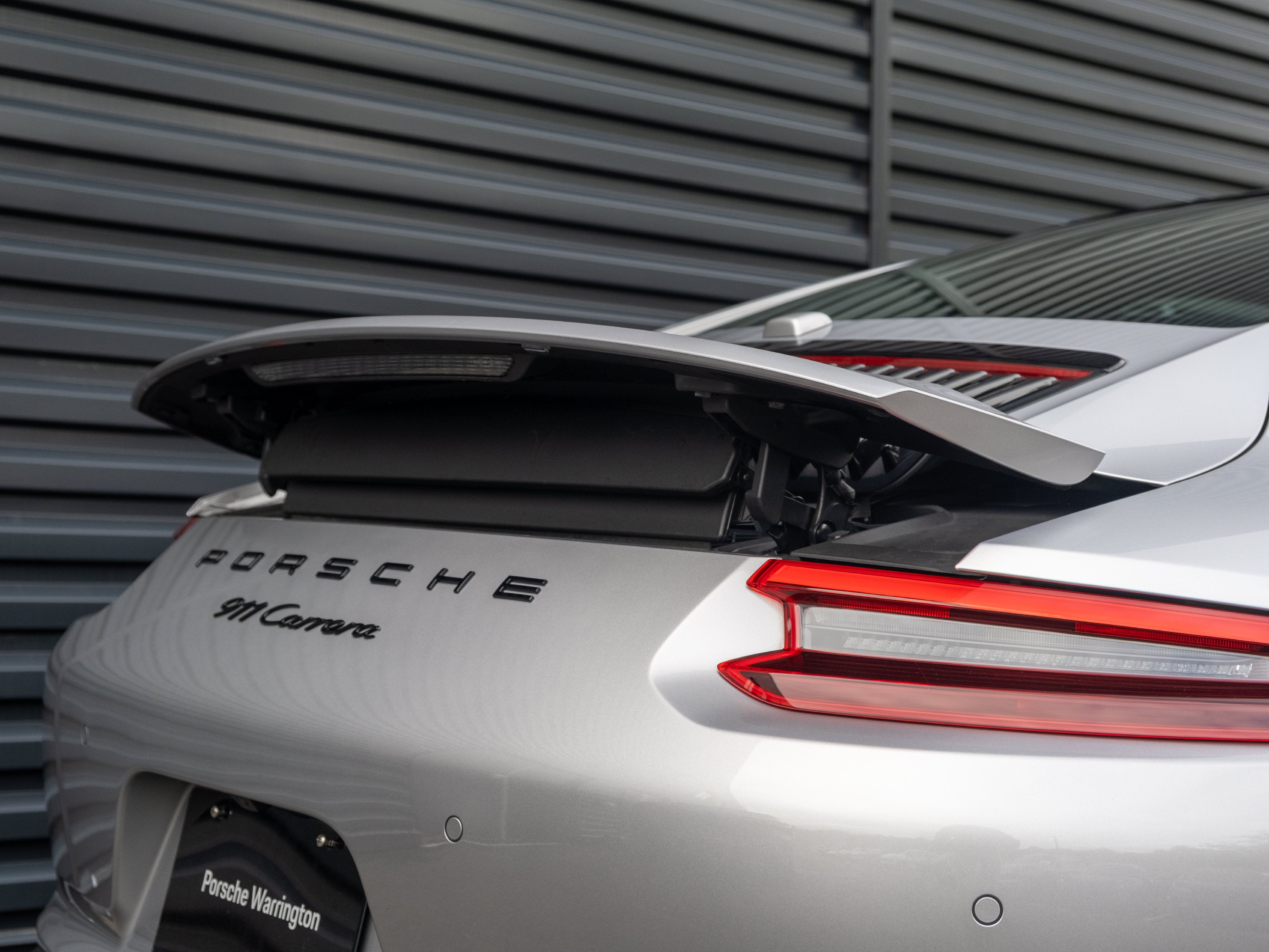 2019 Porsche 911 Carrera