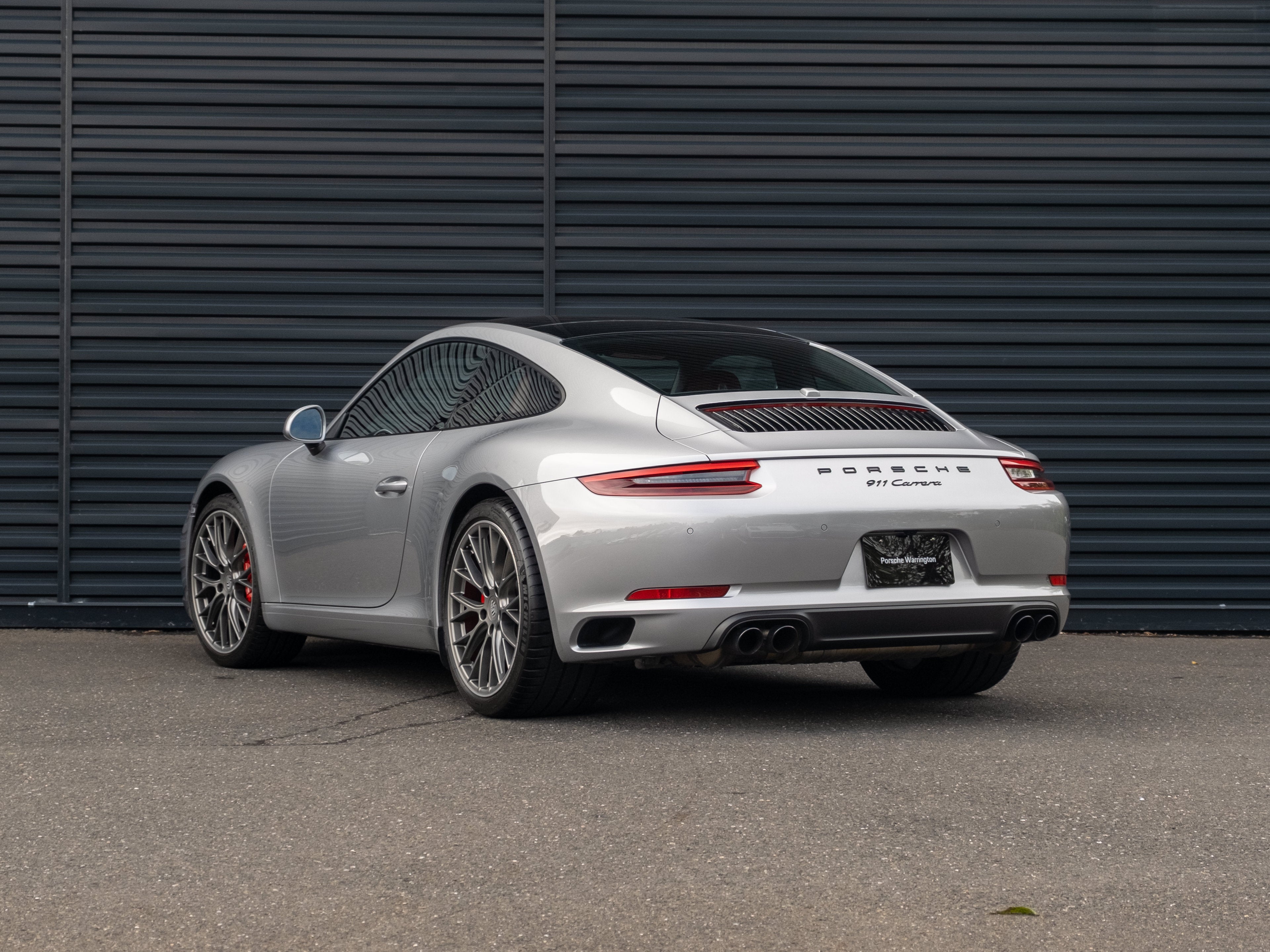 2019 Porsche 911 Carrera
