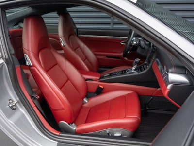2019 Porsche 911 Carrera