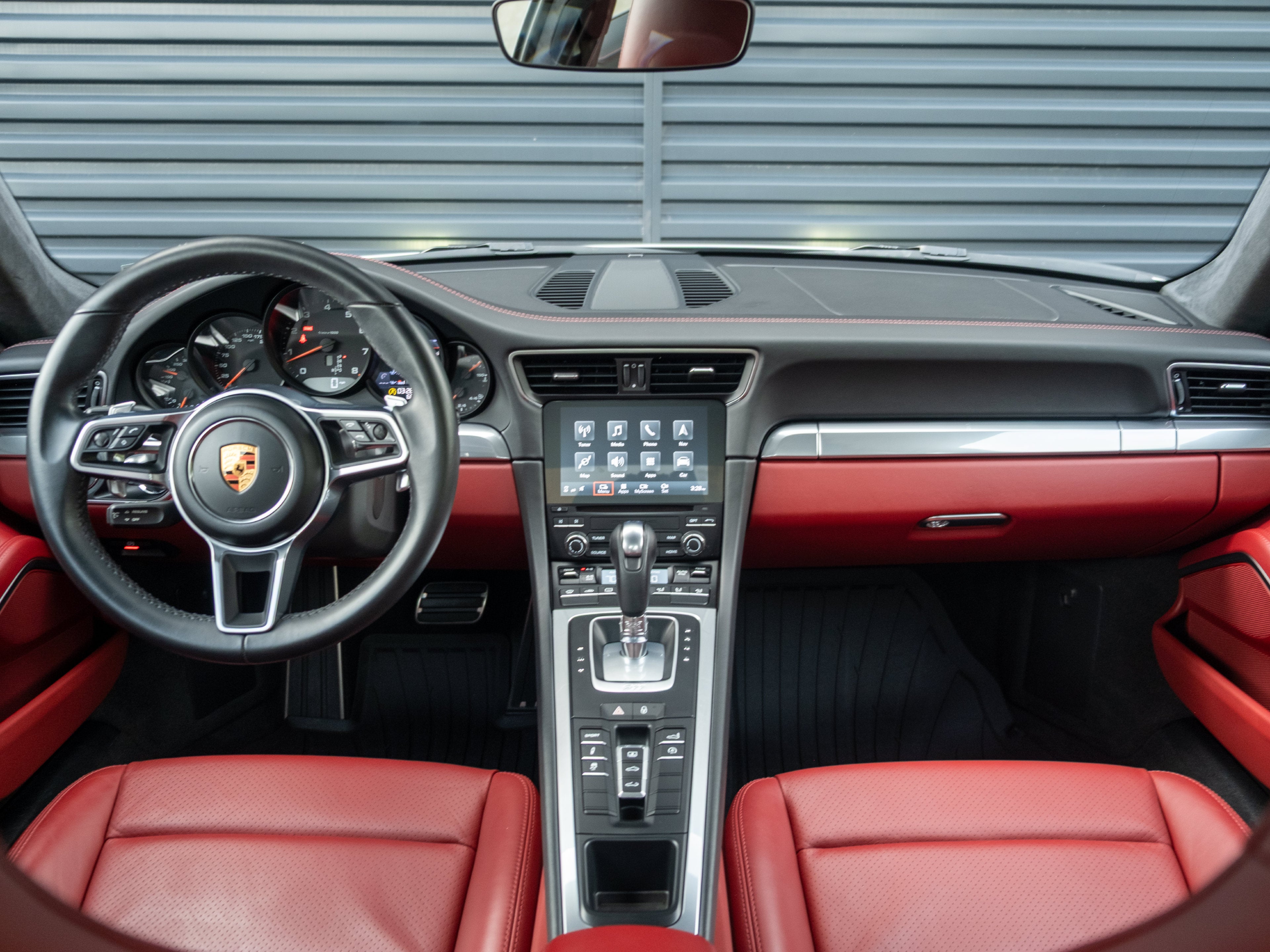 2019 Porsche 911 Carrera