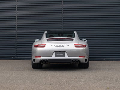 2019 Porsche 911 Carrera