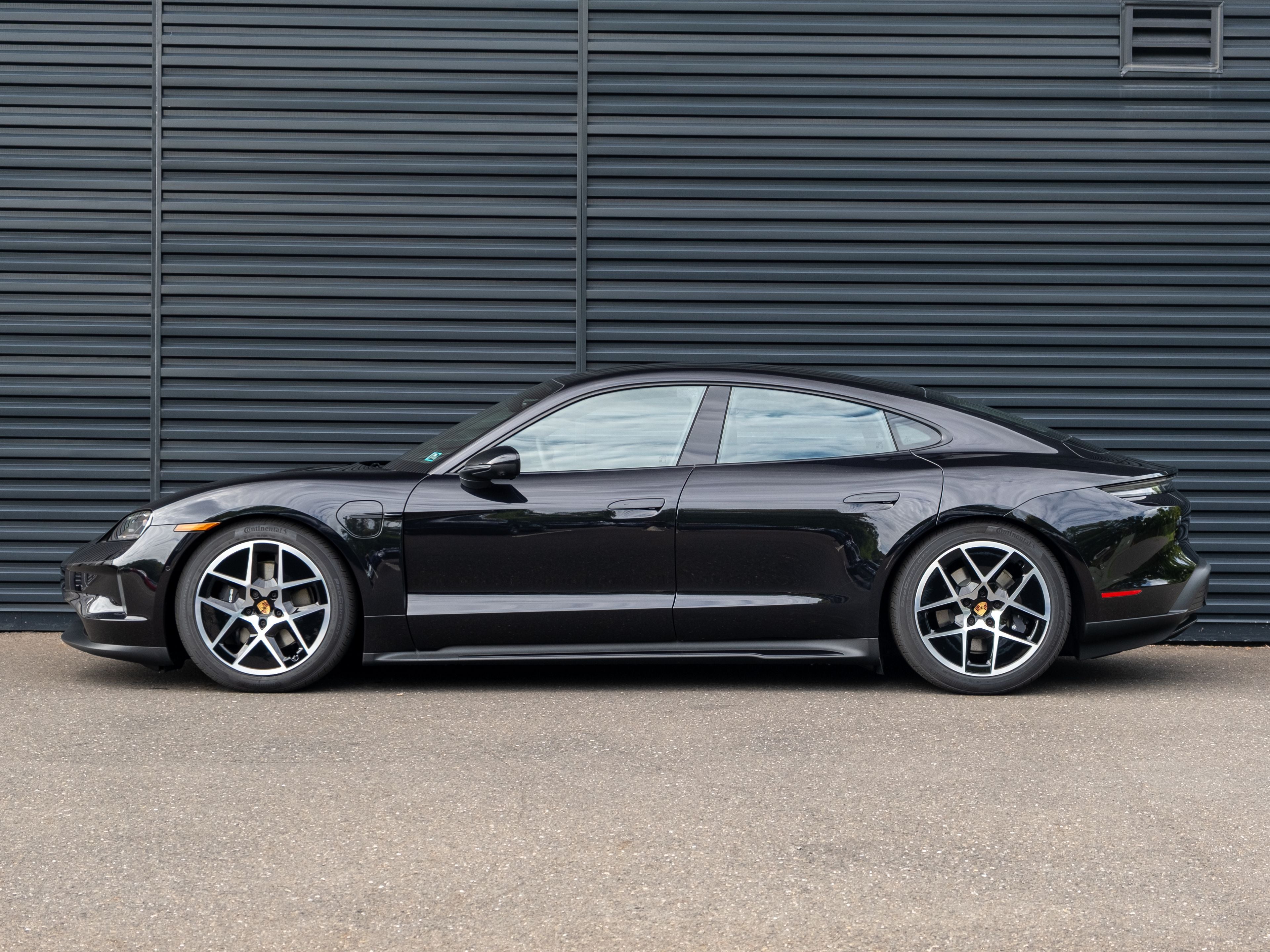 2026 Porsche Taycan 4