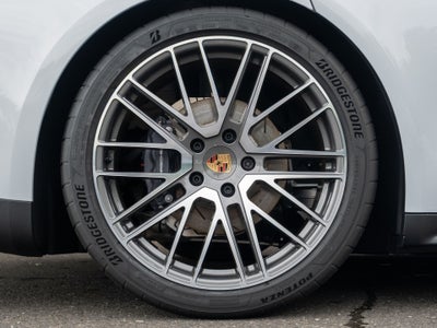 2026 Porsche Panamera 4