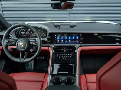 2026 Porsche Panamera 4