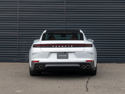 2026 Porsche Panamera 4