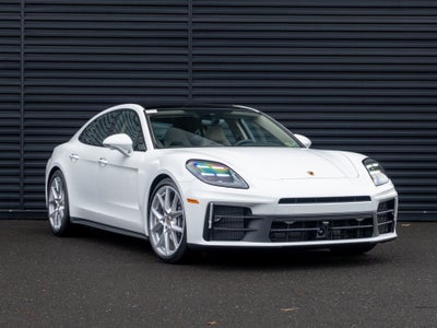 2026 Porsche Panamera 4