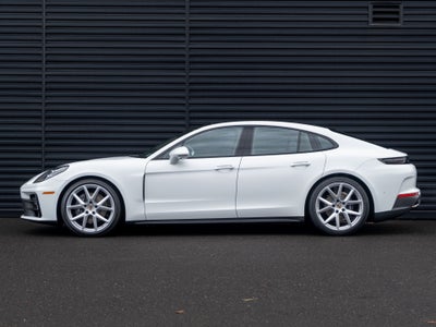 2026 Porsche Panamera 4