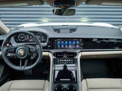 2026 Porsche Panamera 4