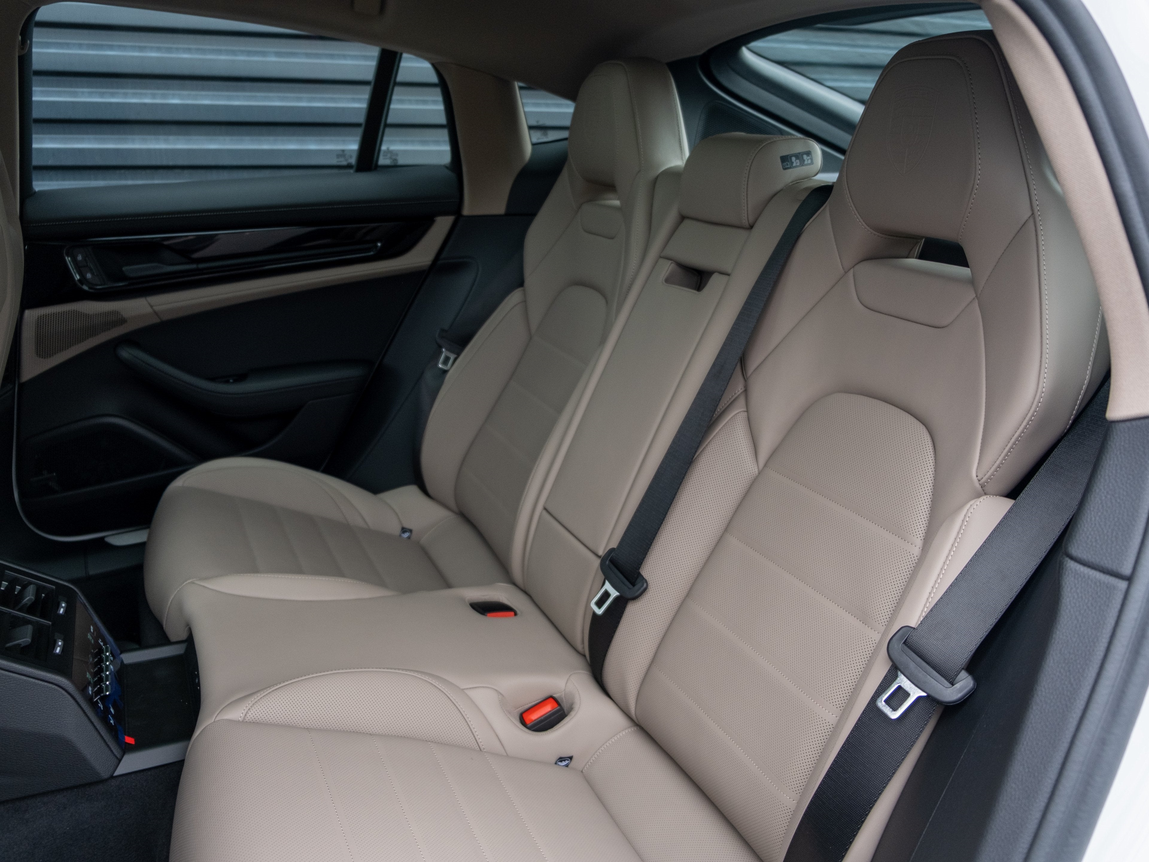 2026 Porsche Panamera 4