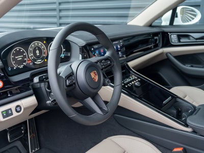 2026 Porsche Panamera 4