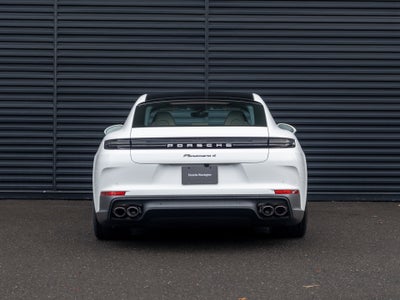 2026 Porsche Panamera 4