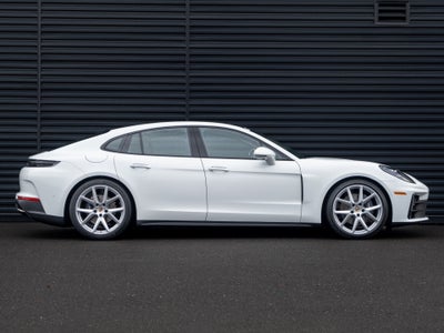 2026 Porsche Panamera 4