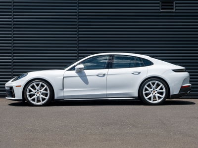 2024 Porsche Panamera 4