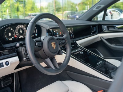 2024 Porsche Panamera 4