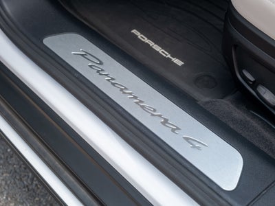 2024 Porsche Panamera 4