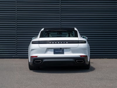 2024 Porsche Panamera 4