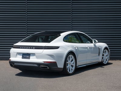 2024 Porsche Panamera 4