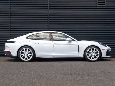 2024 Porsche Panamera 4