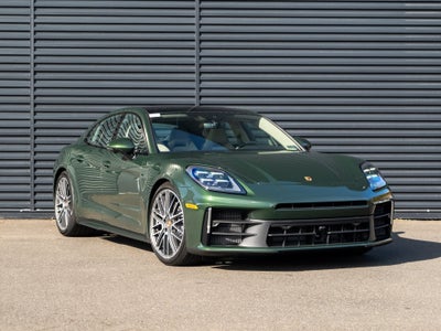 2026 Porsche Panamera 4