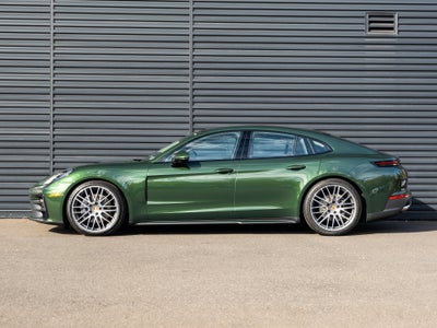 2026 Porsche Panamera 4