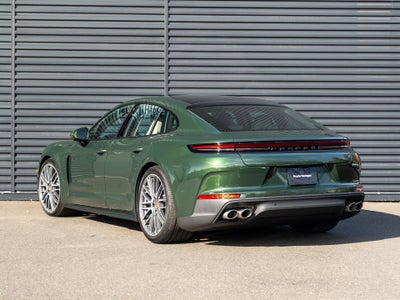 2026 Porsche Panamera 4