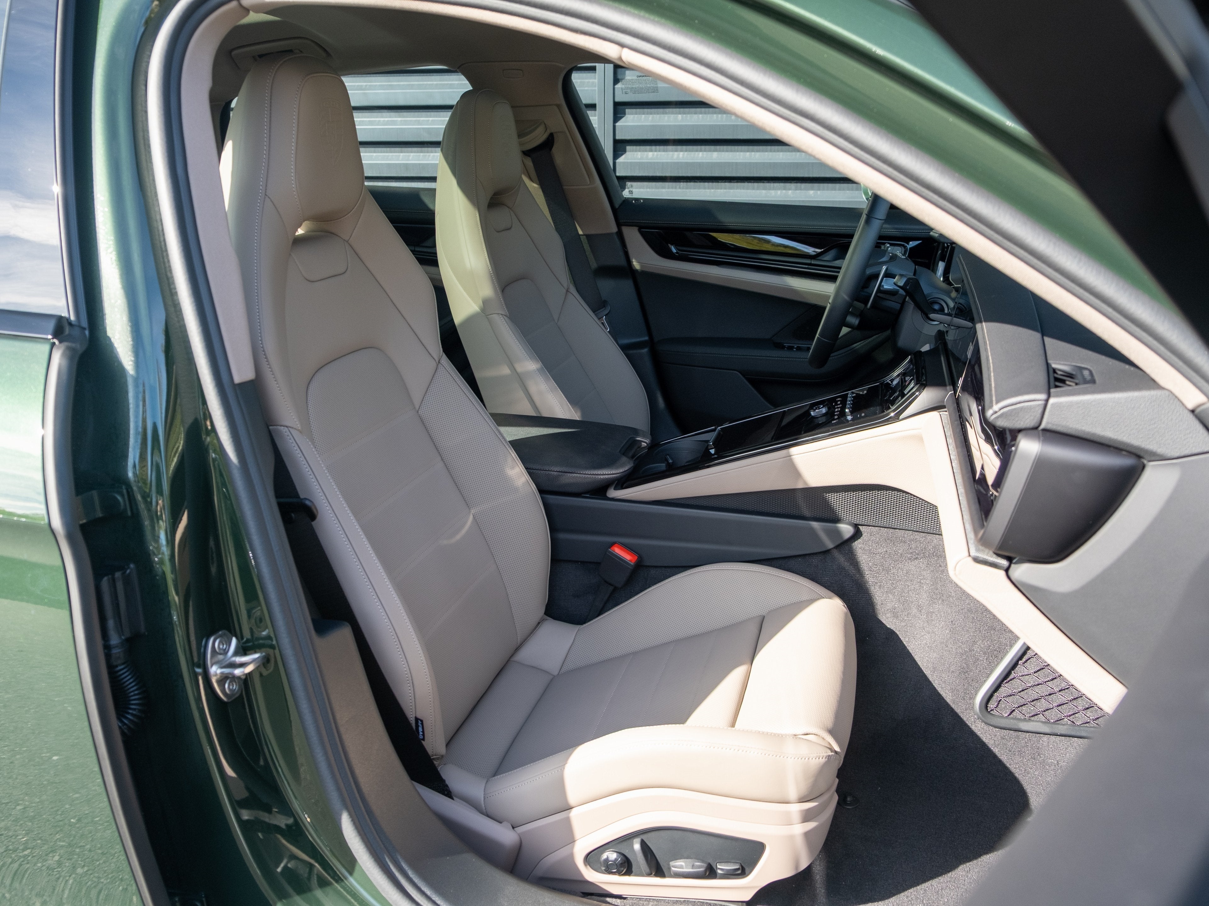 2026 Porsche Panamera 4