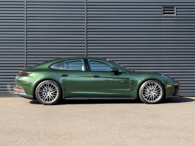 2026 Porsche Panamera 4
