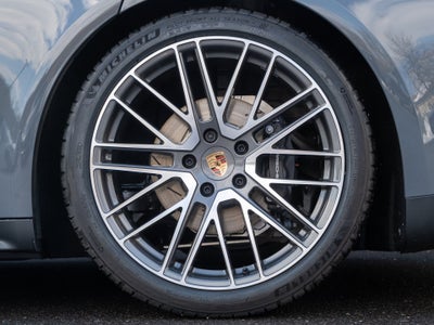 2026 Porsche Panamera 4