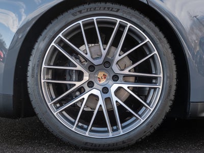 2026 Porsche Panamera 4
