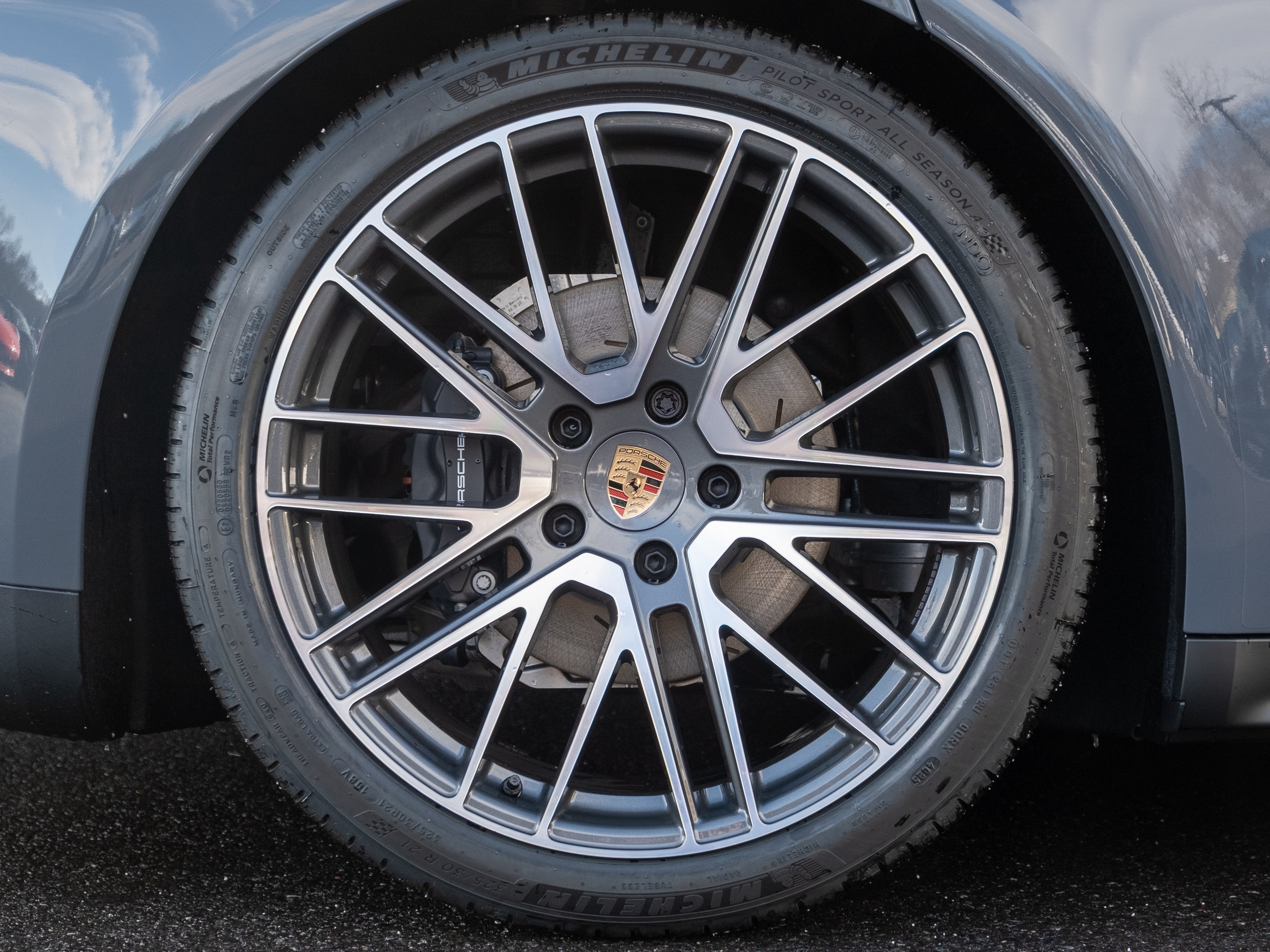 2026 Porsche Panamera 4