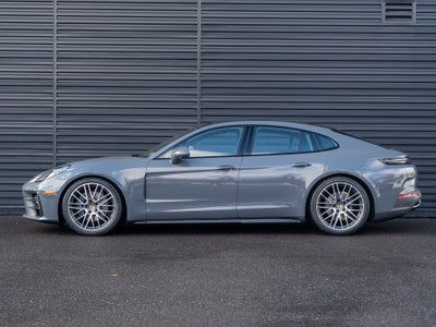 2026 Porsche Panamera 4