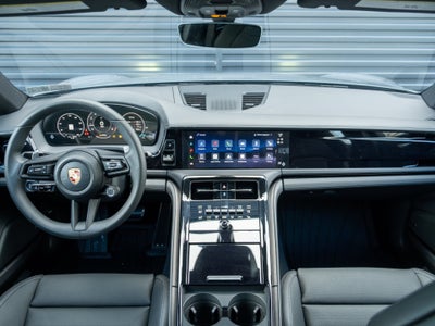 2026 Porsche Panamera 4