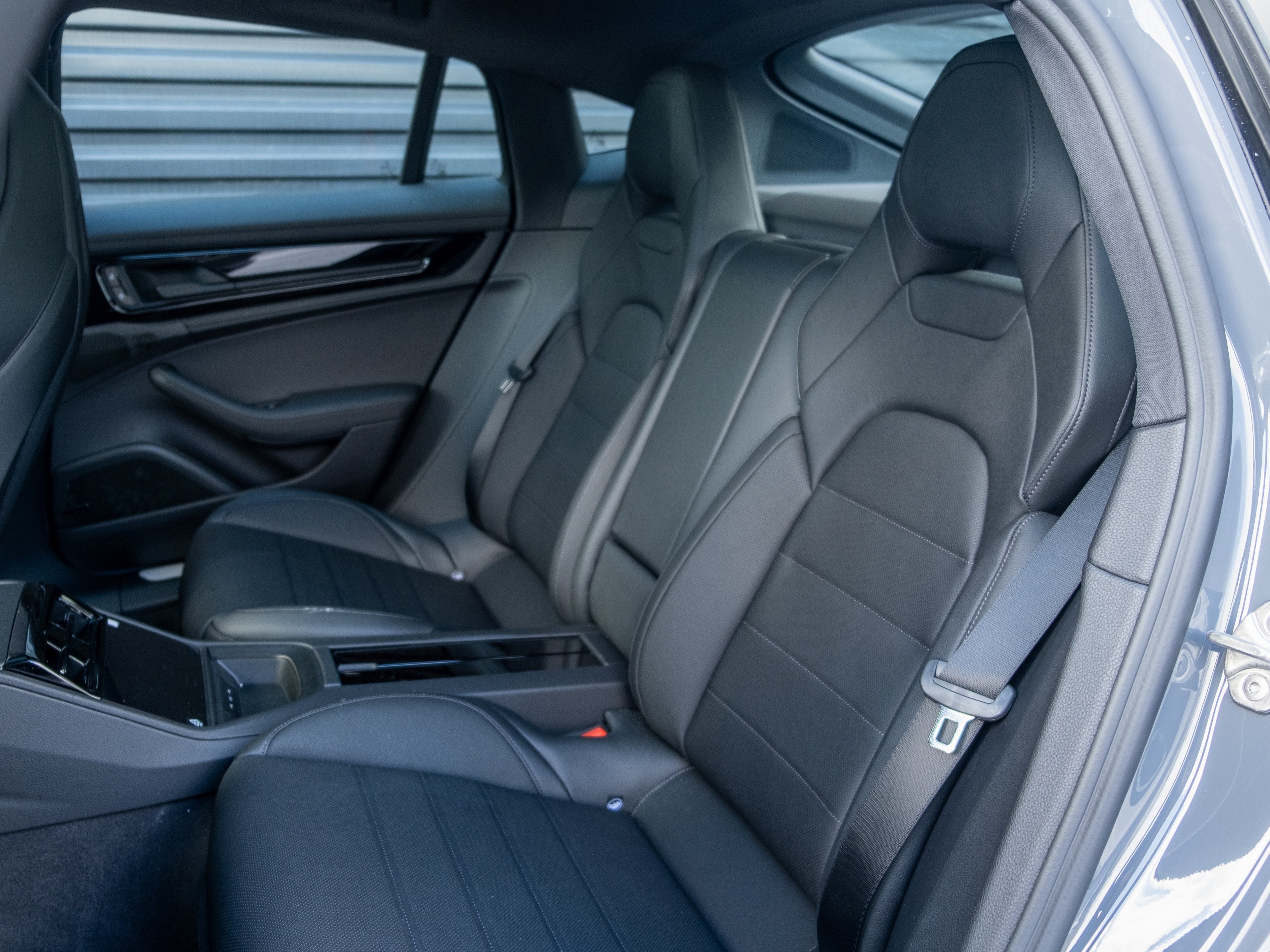 2026 Porsche Panamera 4