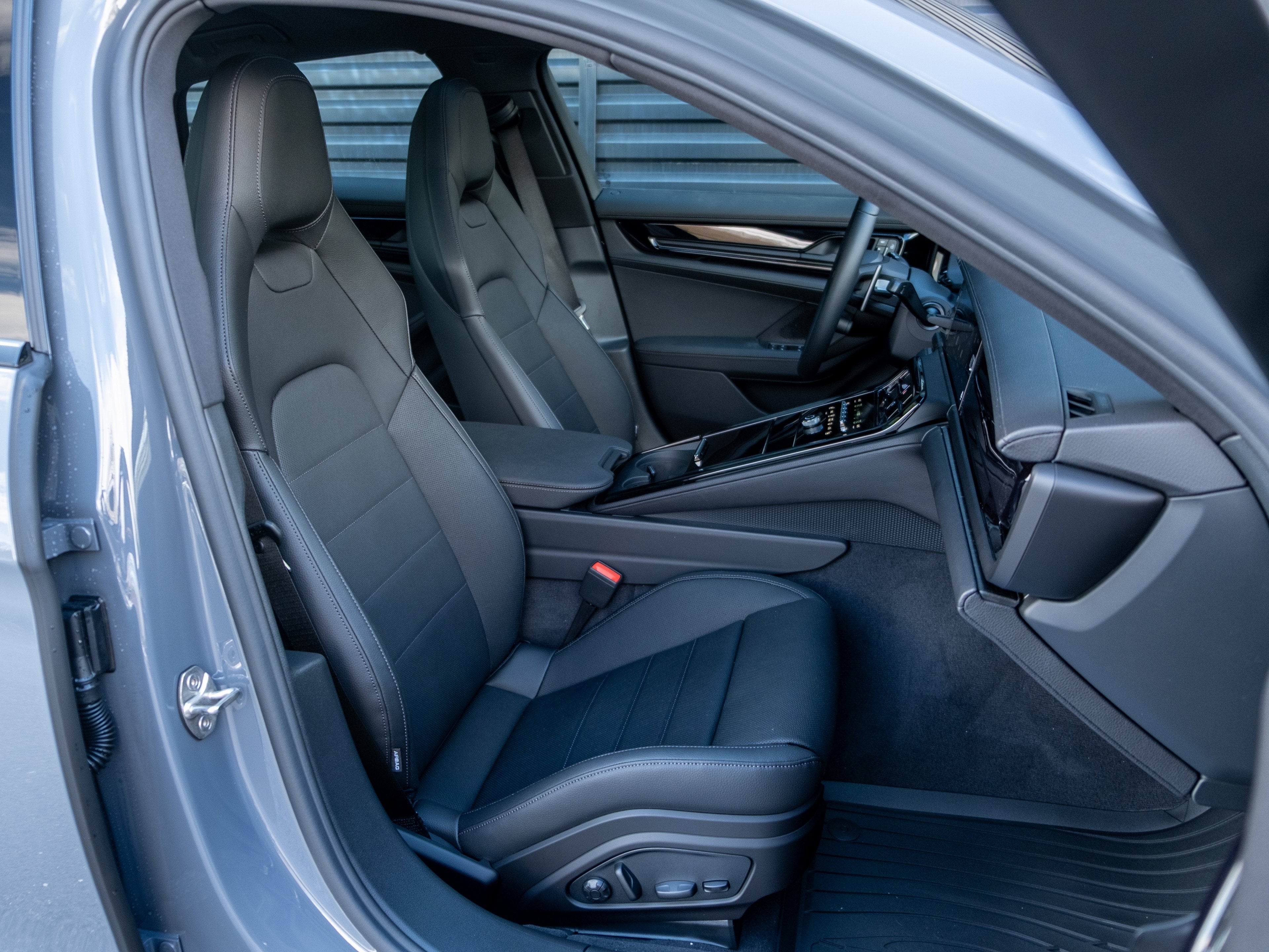 2026 Porsche Panamera 4