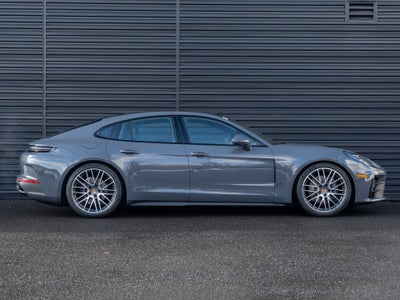 2026 Porsche Panamera 4