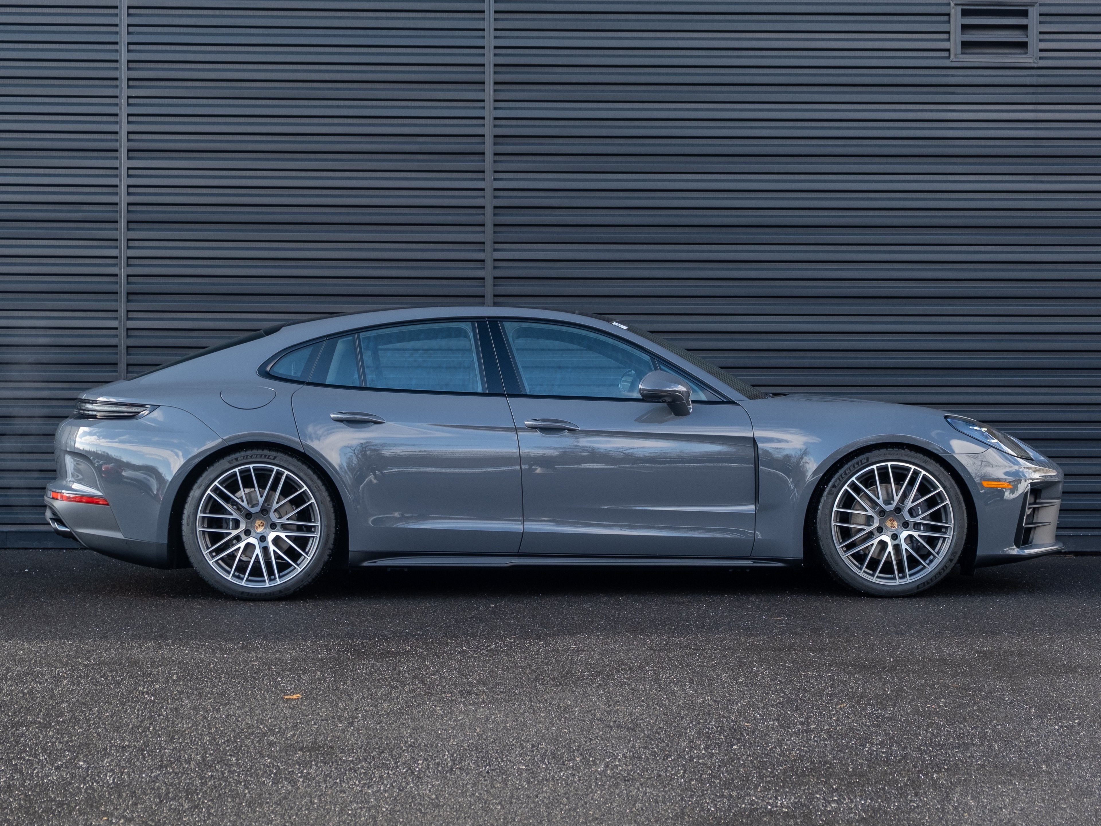 2026 Porsche Panamera 4