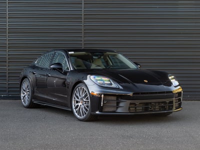 2026 Porsche Panamera 4