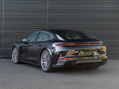 2026 Porsche Panamera 4