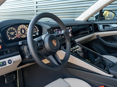 2026 Porsche Panamera 4