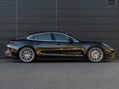 2026 Porsche Panamera 4