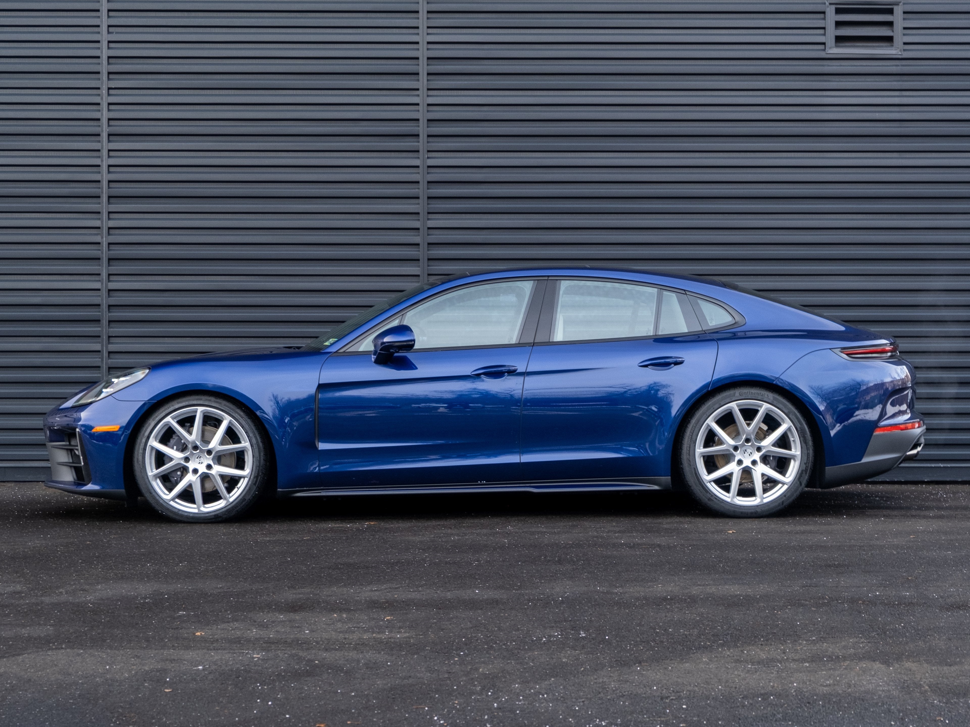 2026 Porsche Panamera 4