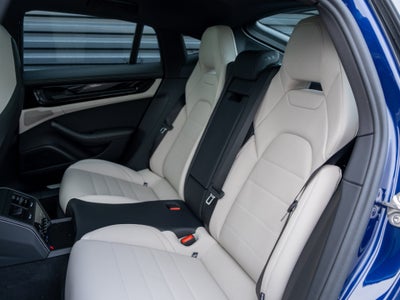 2026 Porsche Panamera 4